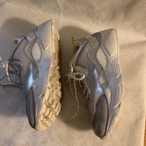 Steve Madden Womens Antonia Silver Fashion Sneakers 10 Medium